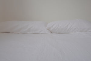 Organic hemp bedset in white. White hemp bed sheets. Organic. Natural. Sustainable.